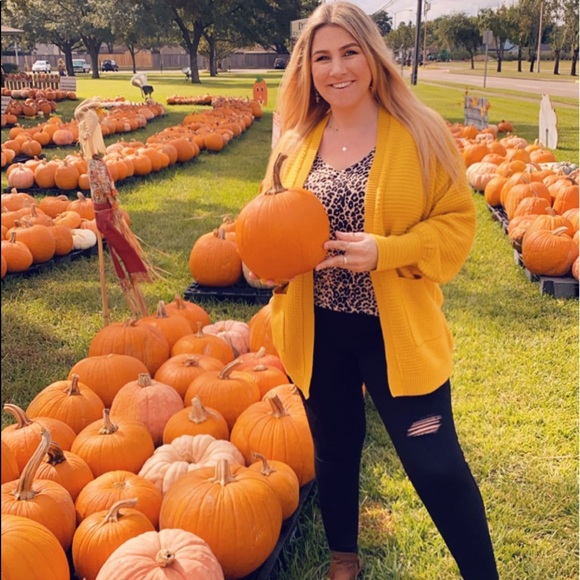 Meet your Posher, Nicole - Picture 3 of 8